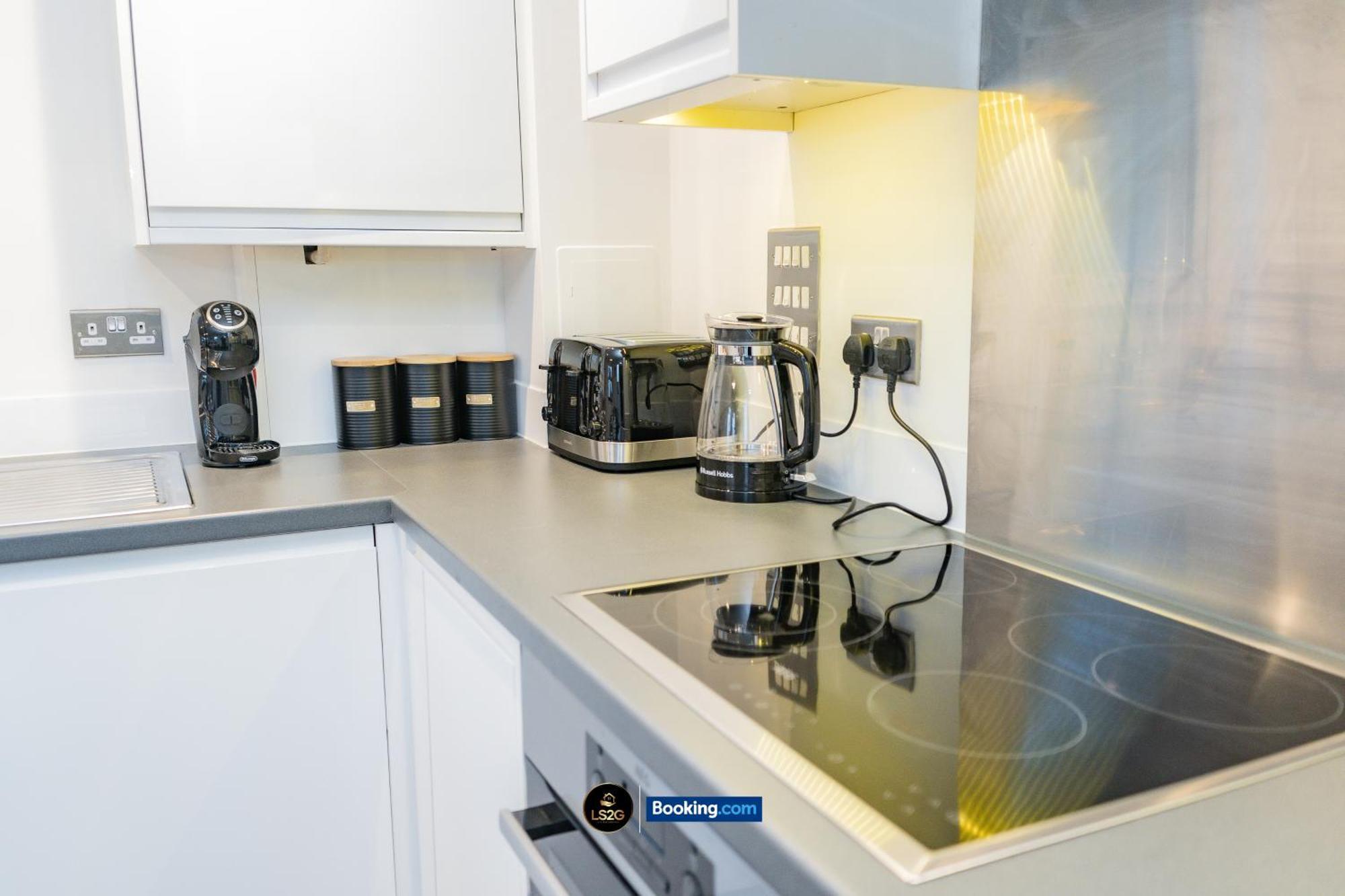 Spacious 2 Bedroom By Ls2g Short Lets & Serviced Greater With Free Wifi * Londra