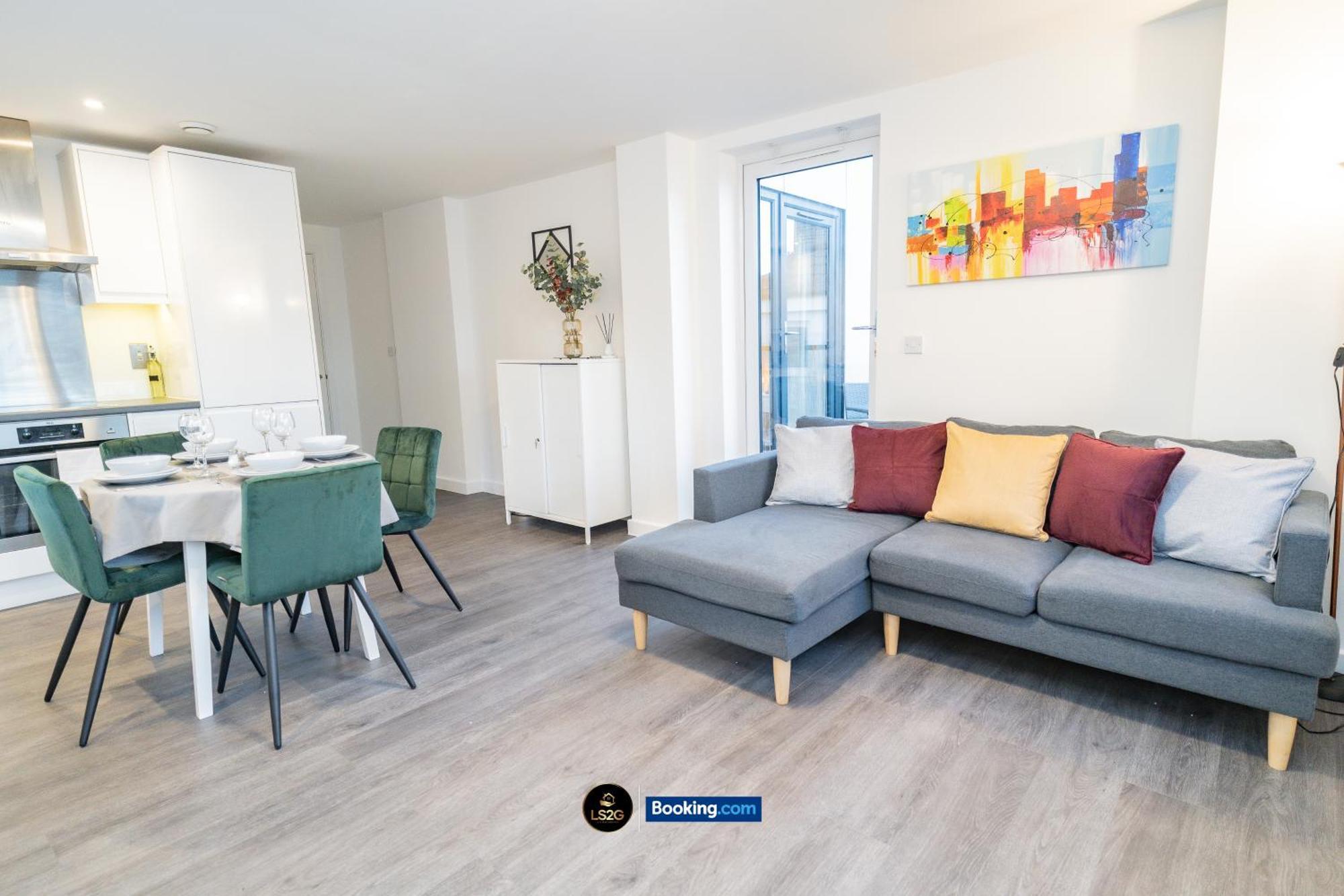 Spacious 2 Bedroom By Ls2g Short Lets & Serviced Greater With Free Wifi Apartament